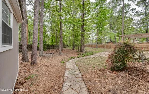 $299,900 | 210 Sandpiper Road, Brandon, MS 39047