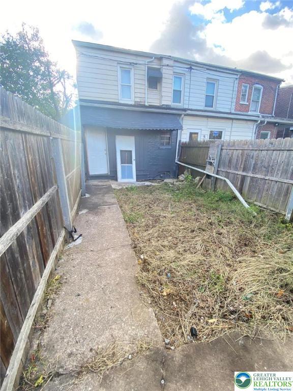 339 East Howe Street Allentown, PA 18109 - Photo 2 of 20