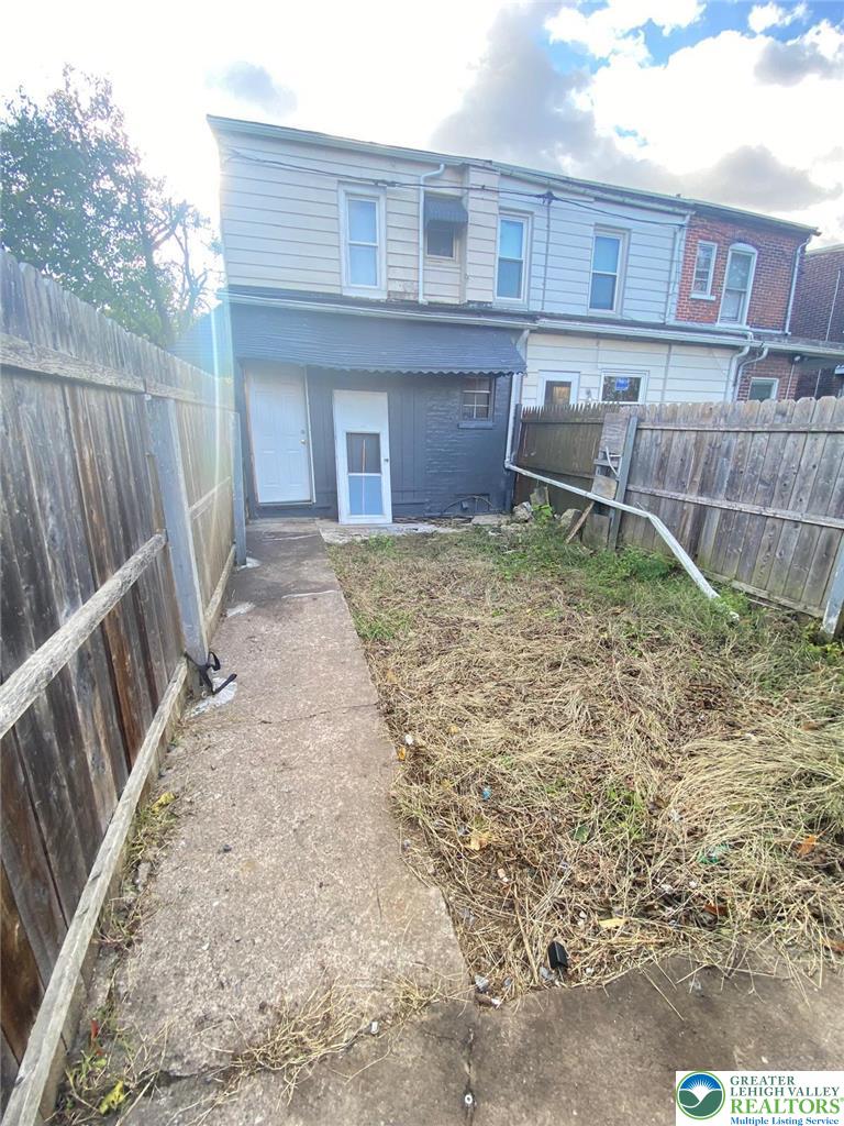 339 East Howe Street Allentown, PA 18109 - Photo 2 of 20