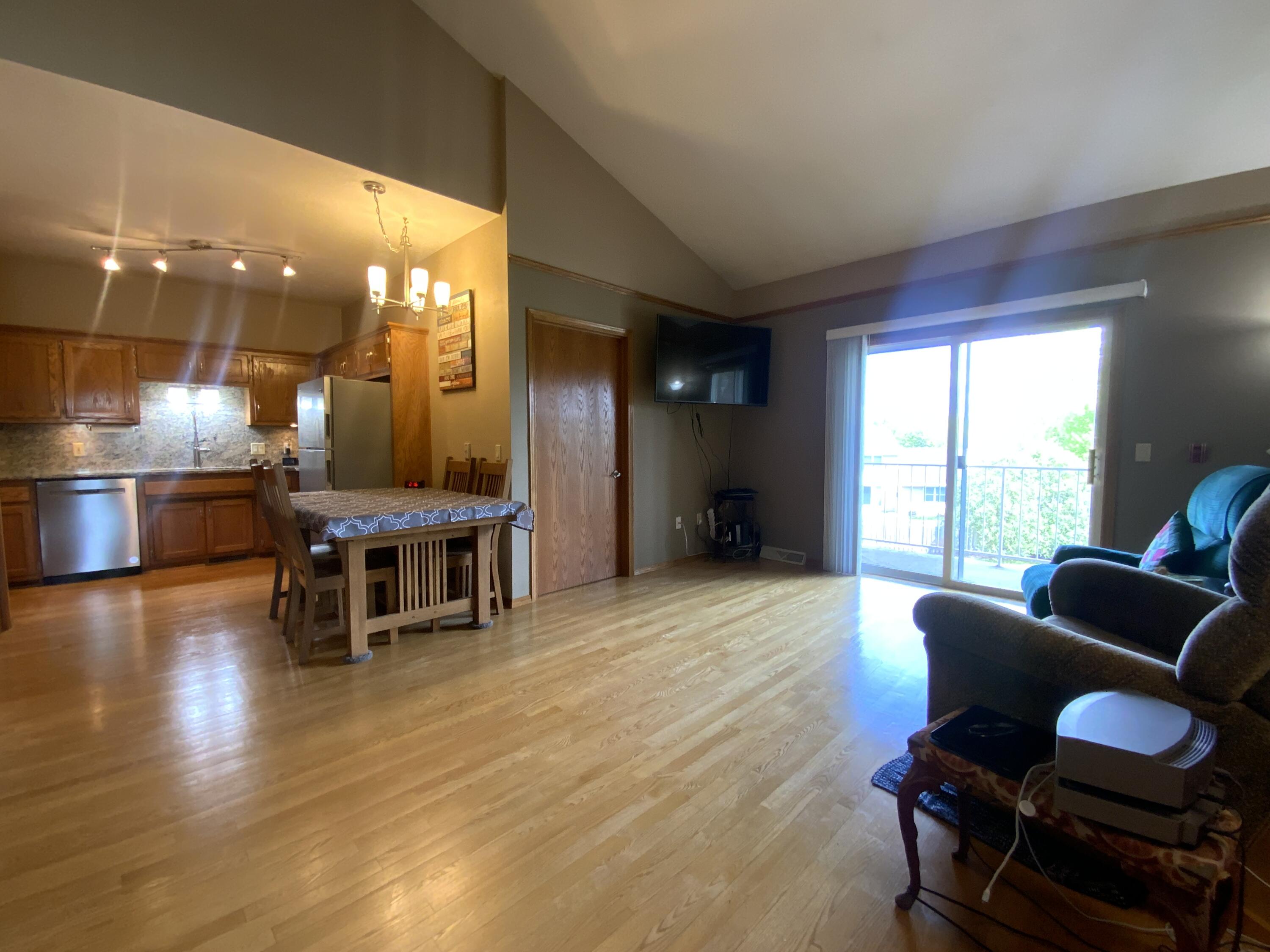 1807 Ridgeway Drive, Unit 38 De Pere, WI 54115 - Photo 6 of 39 living room