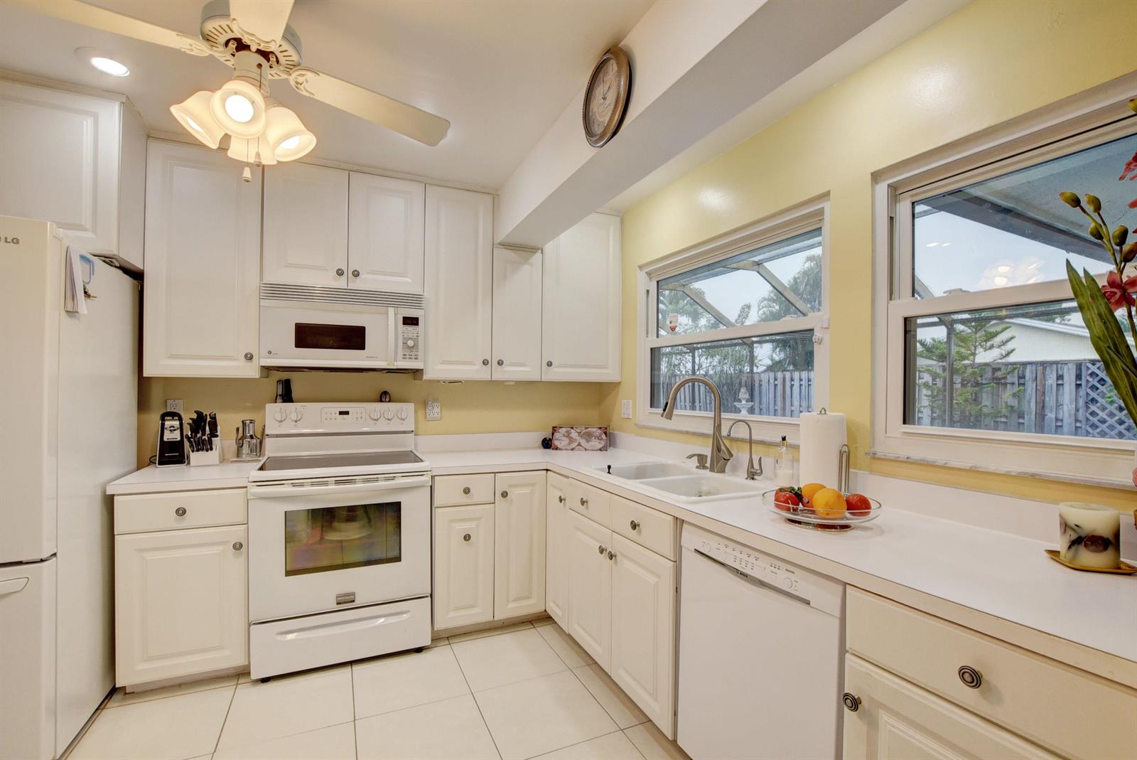 9330 Gettysburg Road Boca Raton, FL 33434 - Photo 14 of 43
