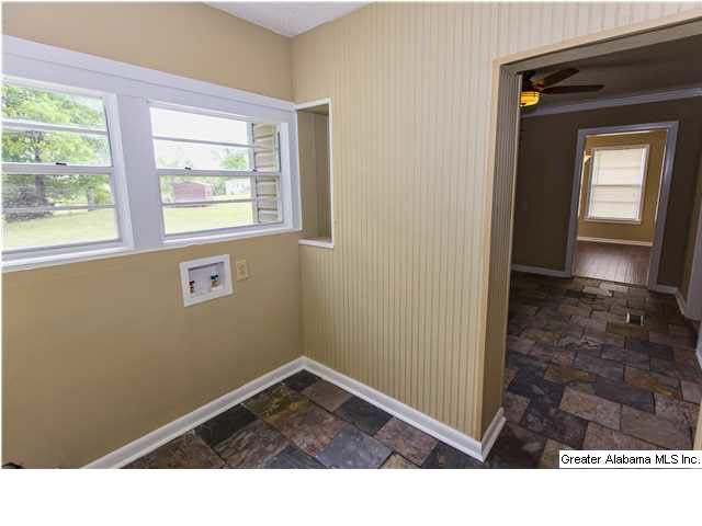 6859 Garrett Road Gardendale, AL 35071 - Photo 4 of 31