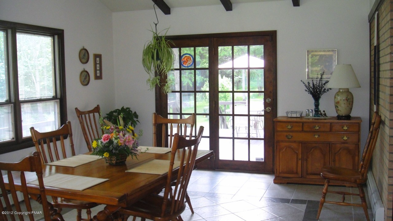 285 Sawmill Road Stroudsburg, PA 18360 - Photo 11 of 17 Dining Room