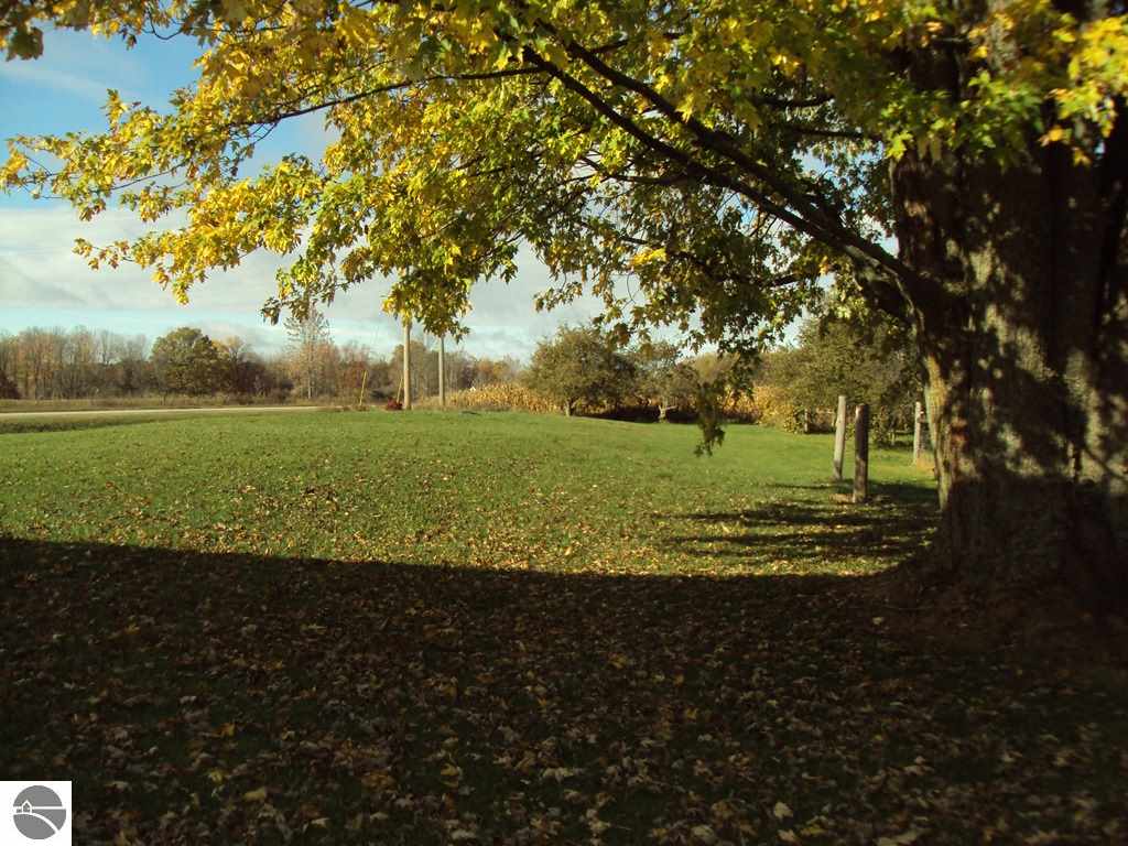 5510 Calhoun Road Gladwin, MI 48624 - Photo 64 of 67 1777699-63.JPG