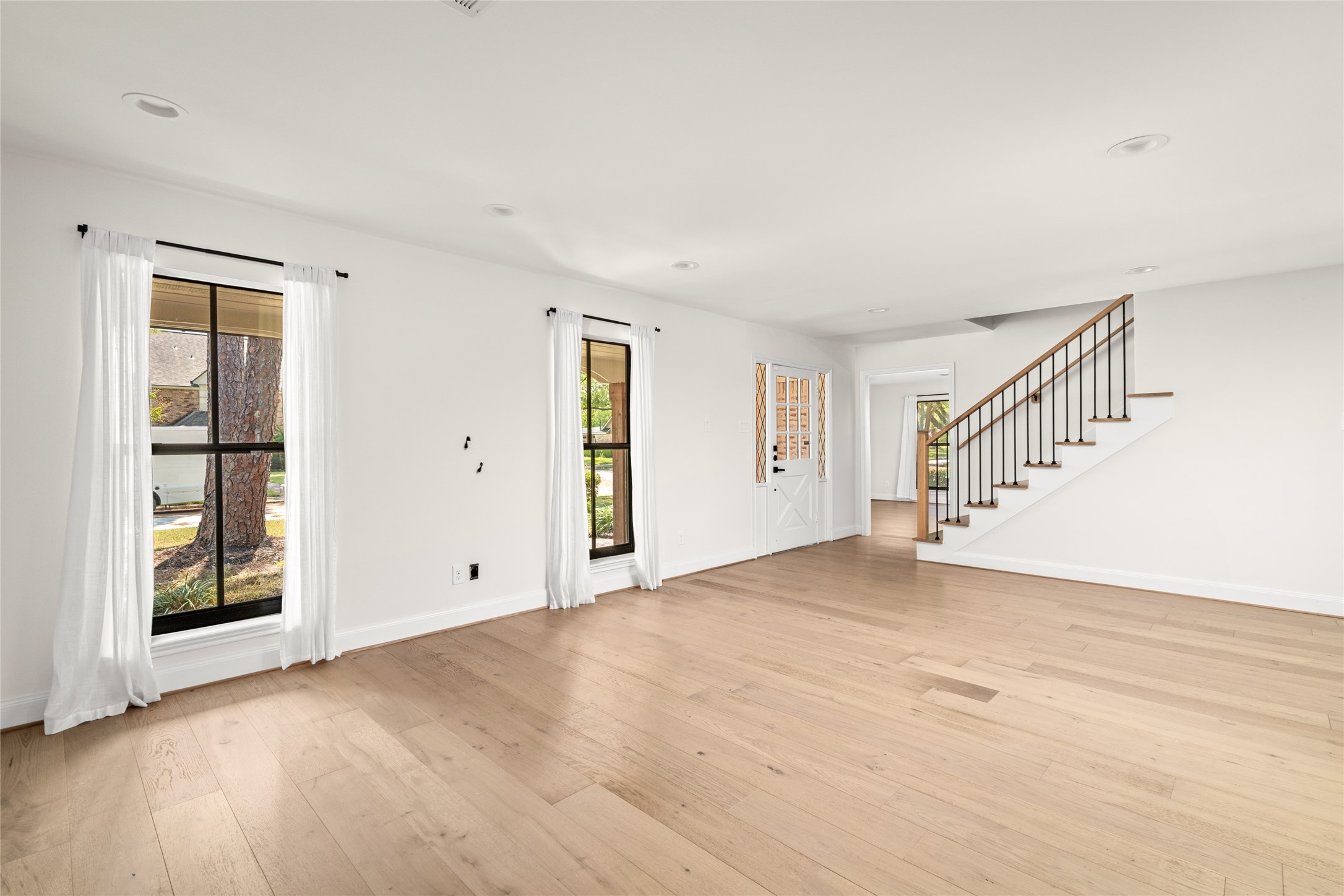 10830 Burgoyne Road Houston, TX 77042 - Photo 12 of 44 Gallery Image 12