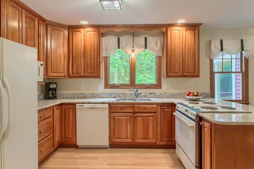 862 Burroughs Road Boxborough, MA 01719 - Photo 6 of 28