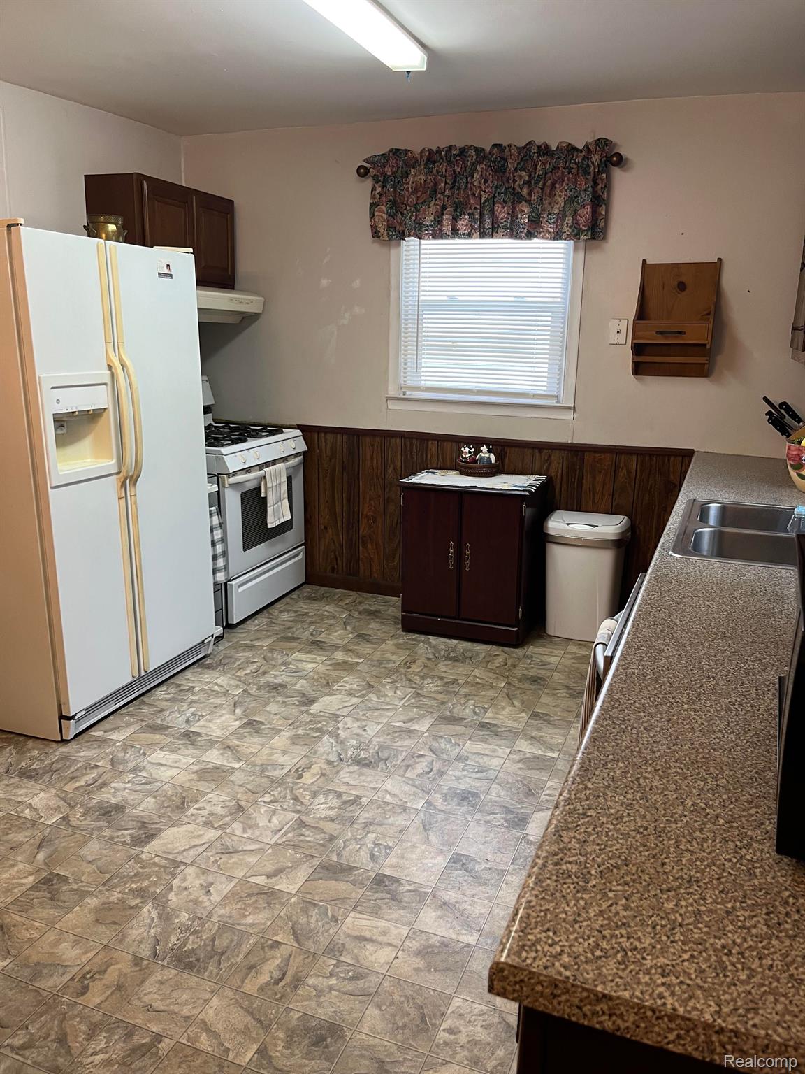 28445 Ecorse Road Romulus, MI 48174 - Photo 7 of 18 Gallery Image 7