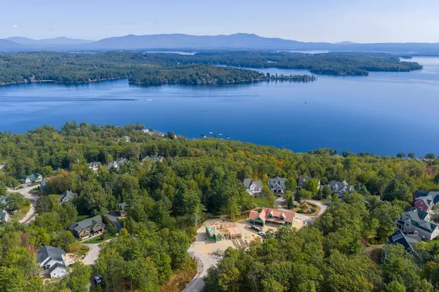 $1,400,000 | 6 Windjammer's Ridge, Laconia, NH 03246