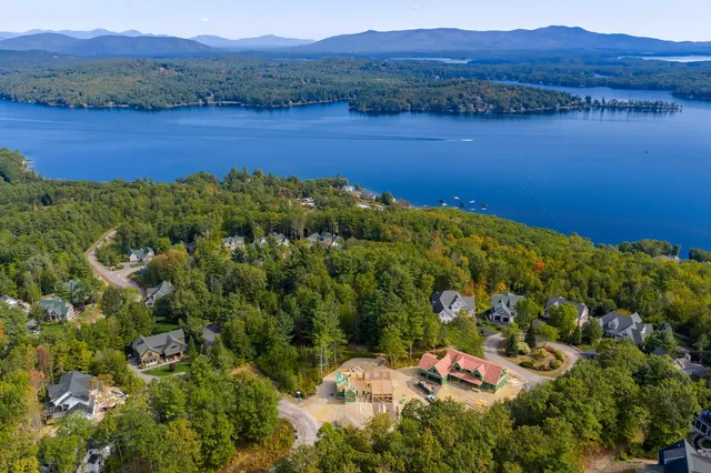 $1,400,000 | 6 Windjammer's Ridge, Laconia, NH 03246