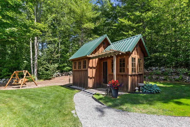 $1,400,000 | 6 Windjammer's Ridge, Laconia, NH 03246