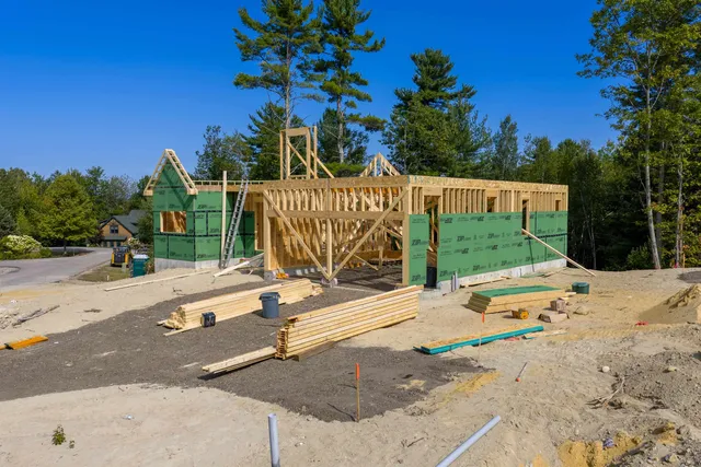 $1,400,000 | 6 Windjammer's Ridge, Laconia, NH 03246