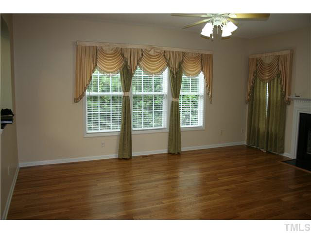 2419 Goldfinch Way Raleigh, NC 27606 - Photo 6 of 20 Gallery Image 6