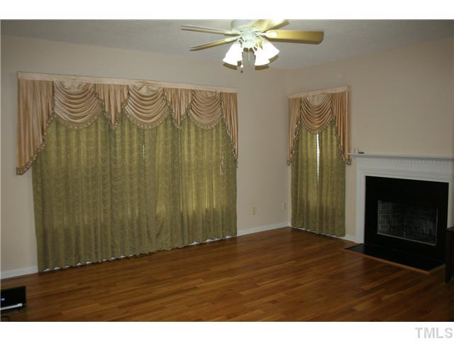 2419 Goldfinch Way Raleigh, NC 27606 - Photo 7 of 20 Gallery Image 7