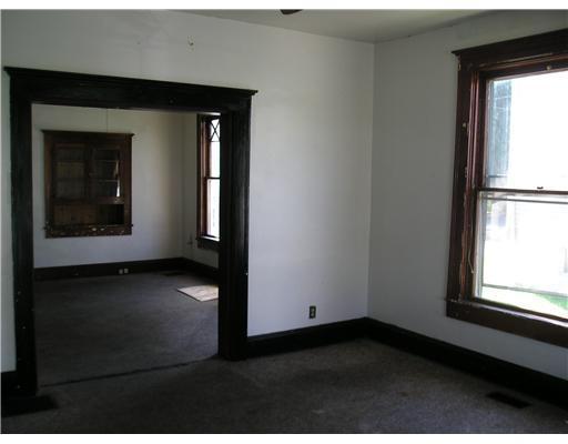 221 East Northern Avenue Springfield, OH 45503 - Photo 2 of 9