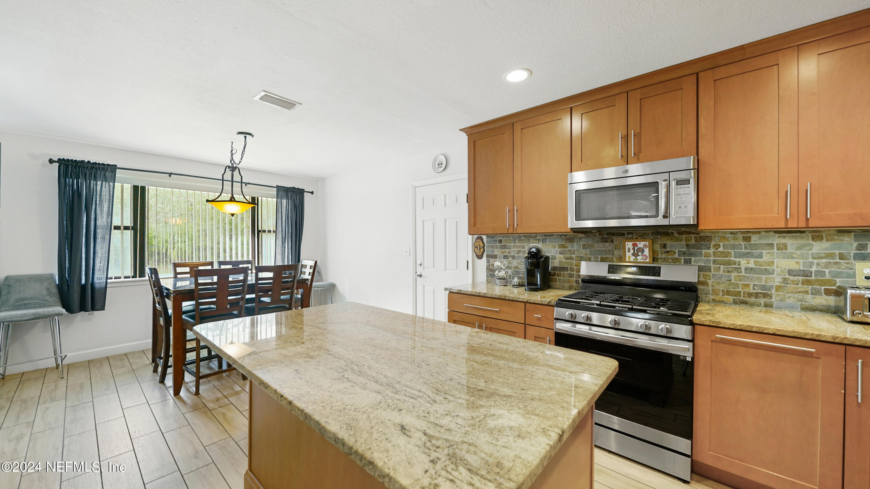 3365 Eunice Road Jacksonville, FL 32250 - Photo 6 of 77 04
