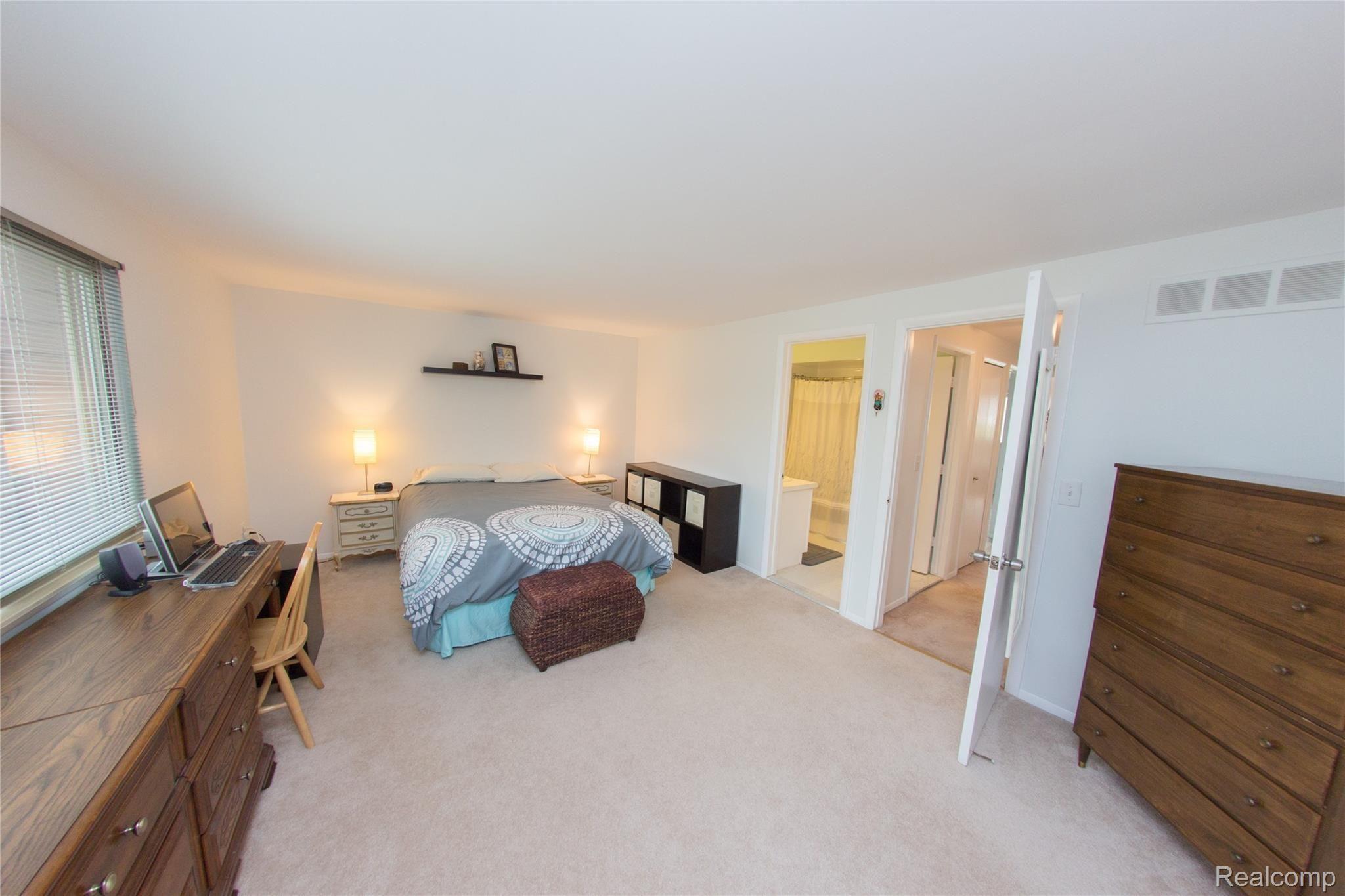 3892 Old Creek Road Troy, MI 48084 - Photo 10 of 25 Interior-9.jpg