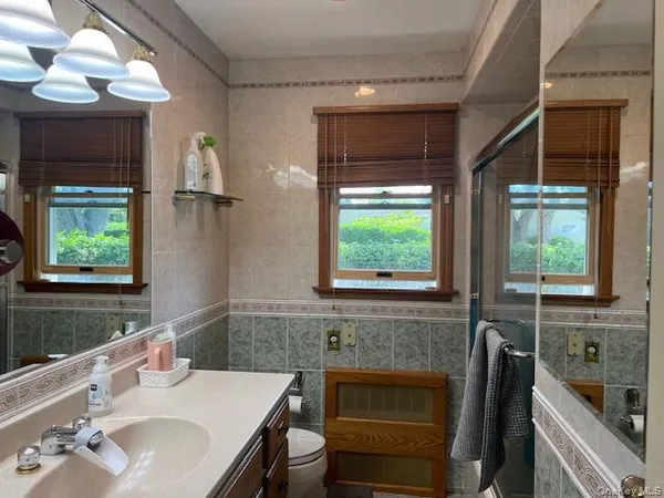 $4,600 | 36 Coolidge Avenue, Glen Head, NY 11545