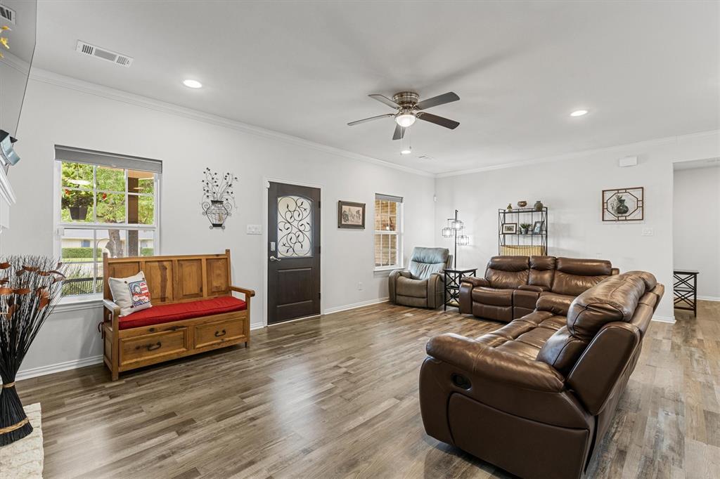 327 Walnut Street Terrell, TX 75160 - Photo 7 of 32