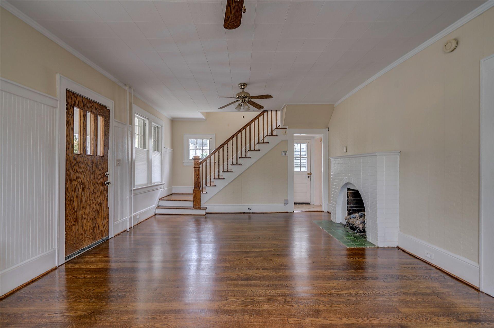 1930 Carter Road Southwest Roanoke, VA 24015 - Photo 5 of 35 spacious living room