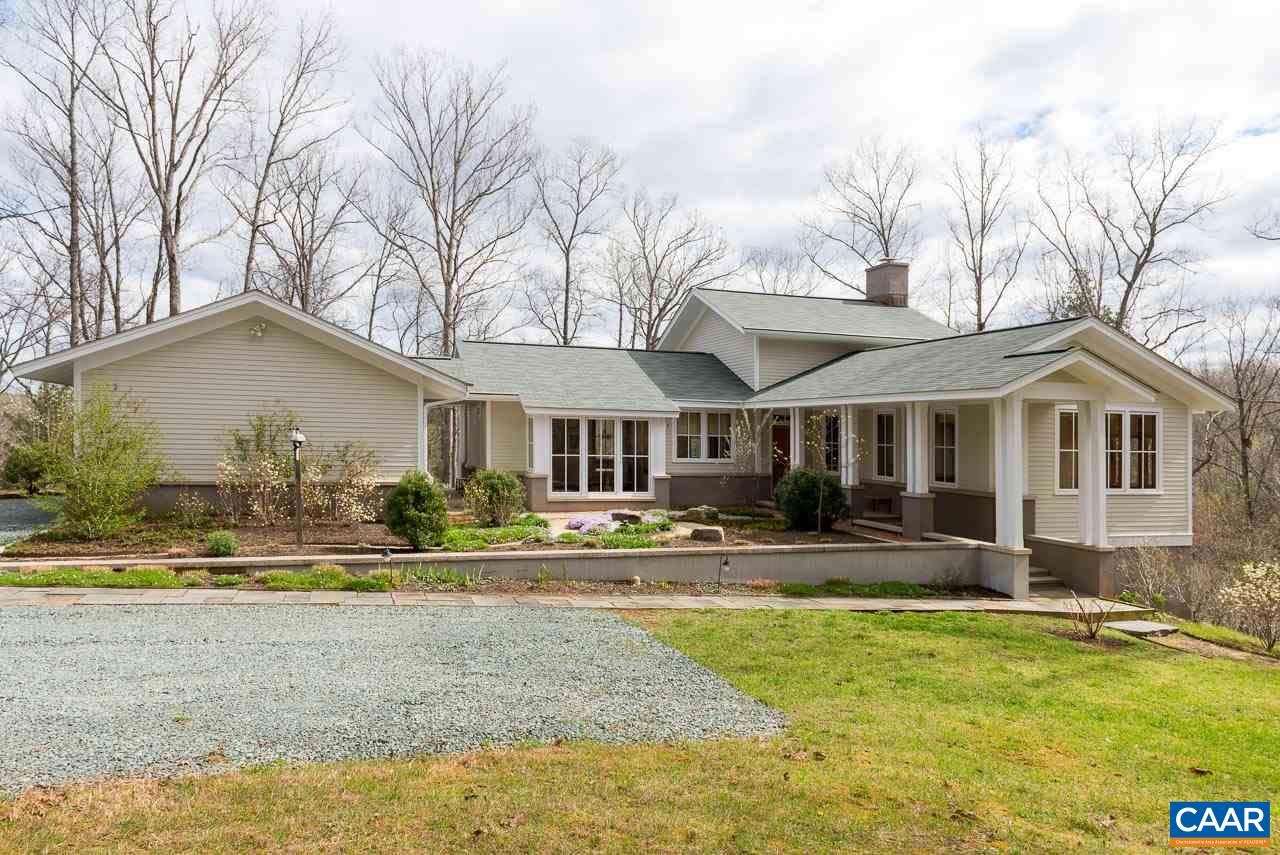 80 Ruritan Ridge Lane Scottsville, VA 24590 - Photo 5 of 37 oversized two car garage, ample additional parking.