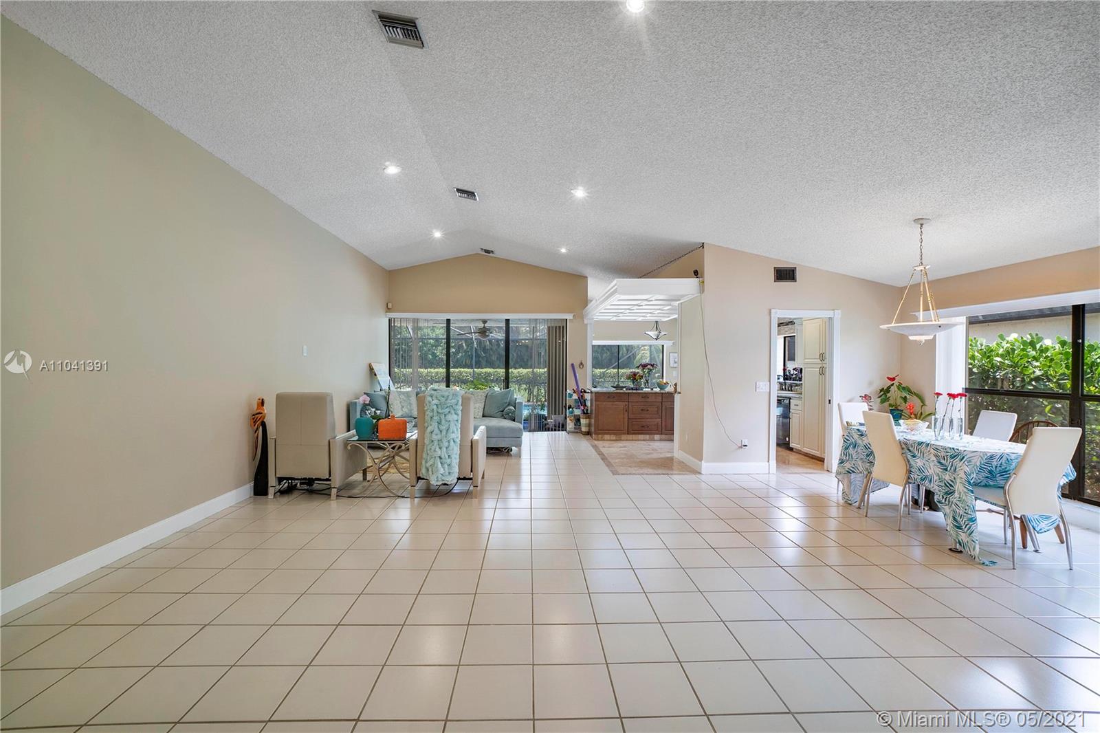 21386 Bridgeview Drive Boca Raton, FL 33428 - Photo 15 of 44