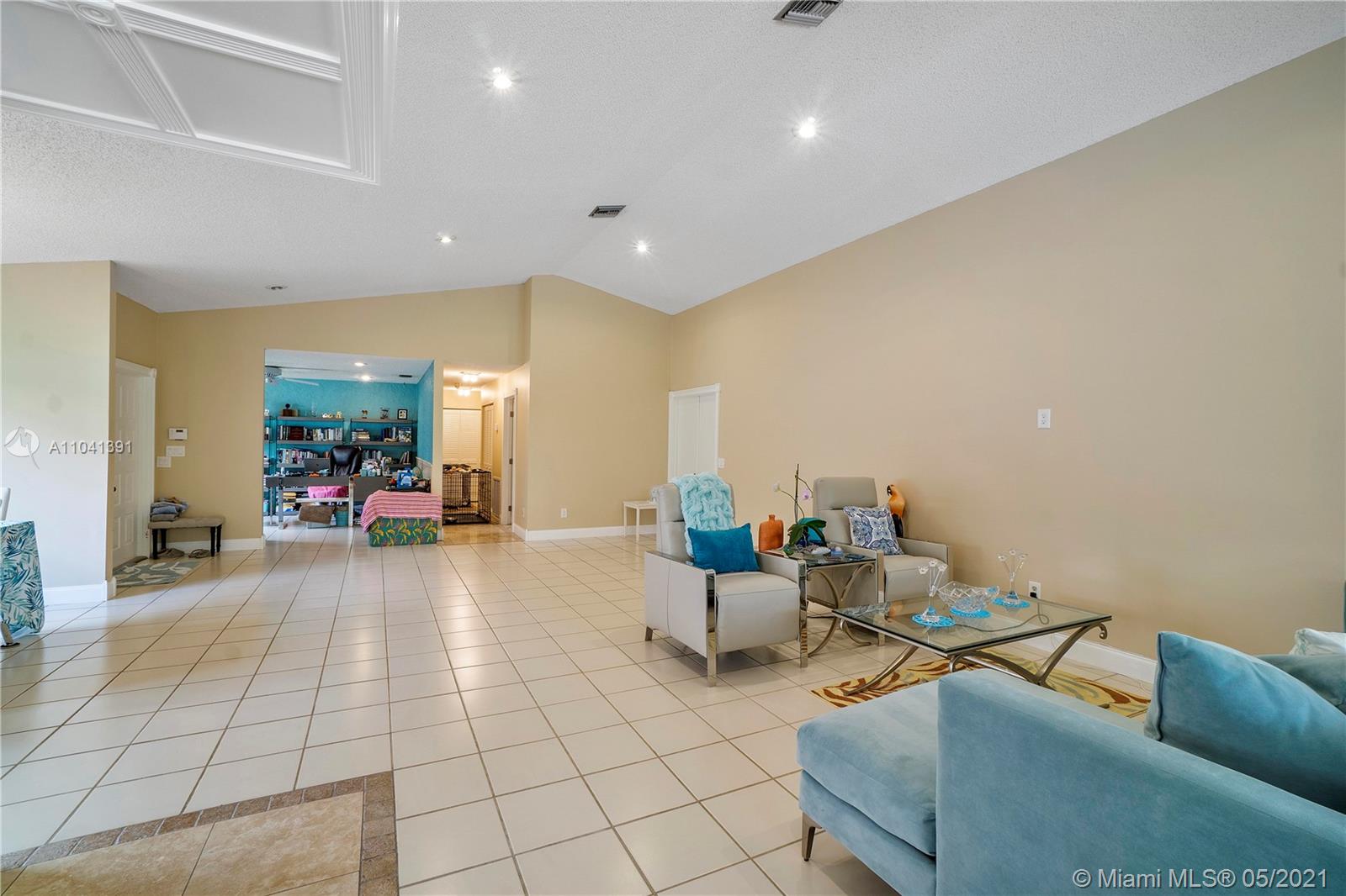 21386 Bridgeview Drive Boca Raton, FL 33428 - Photo 18 of 44