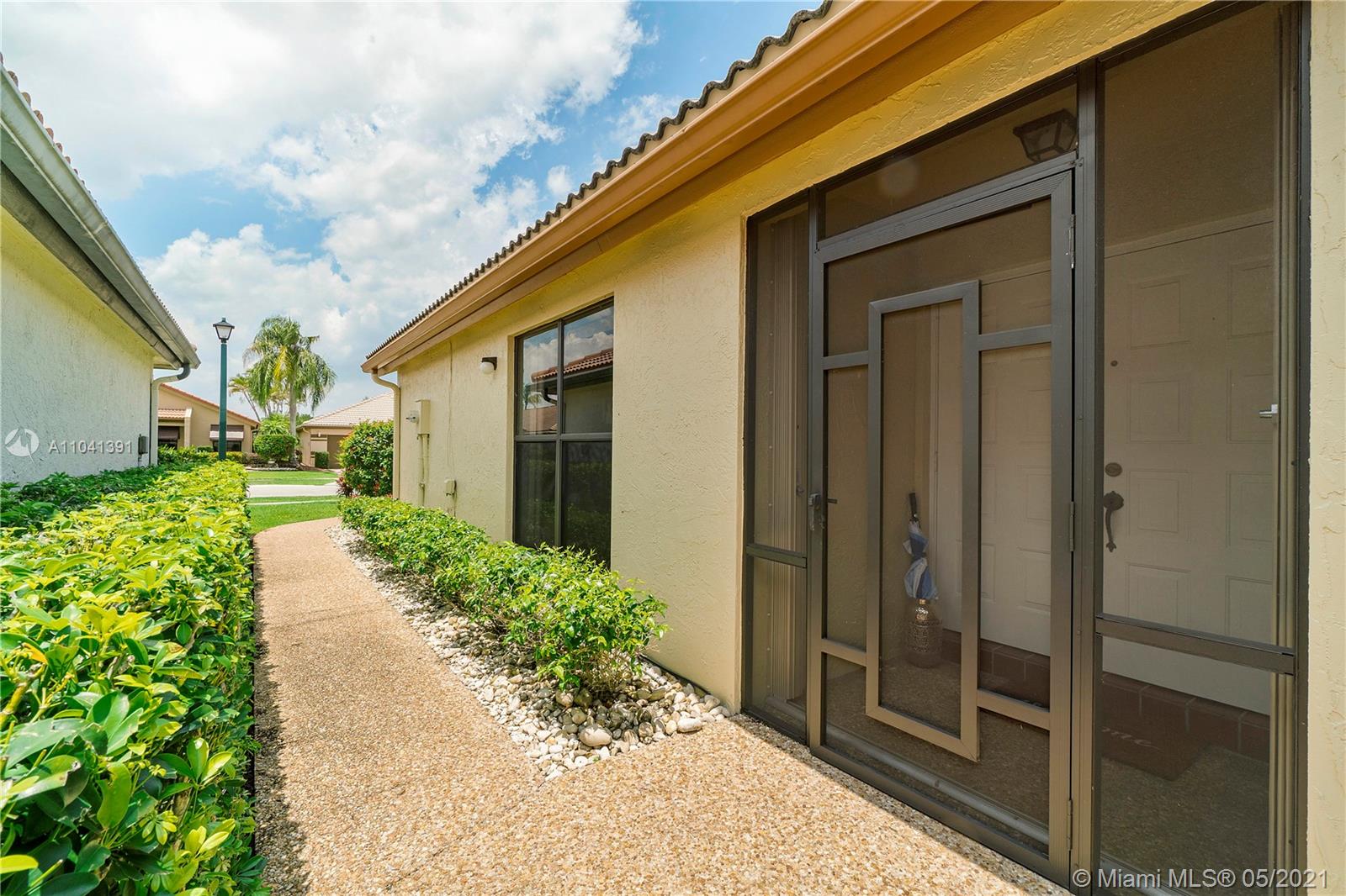 21386 Bridgeview Drive Boca Raton, FL 33428 - Photo 8 of 44
