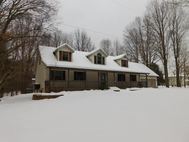 $299,000 | 2955 66th Street, Fennville, MI 49408