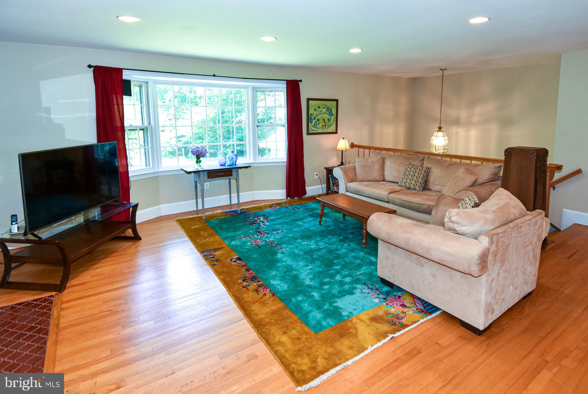 11525 Vale Road Oakton, VA 22124 - Photo 13 of 59