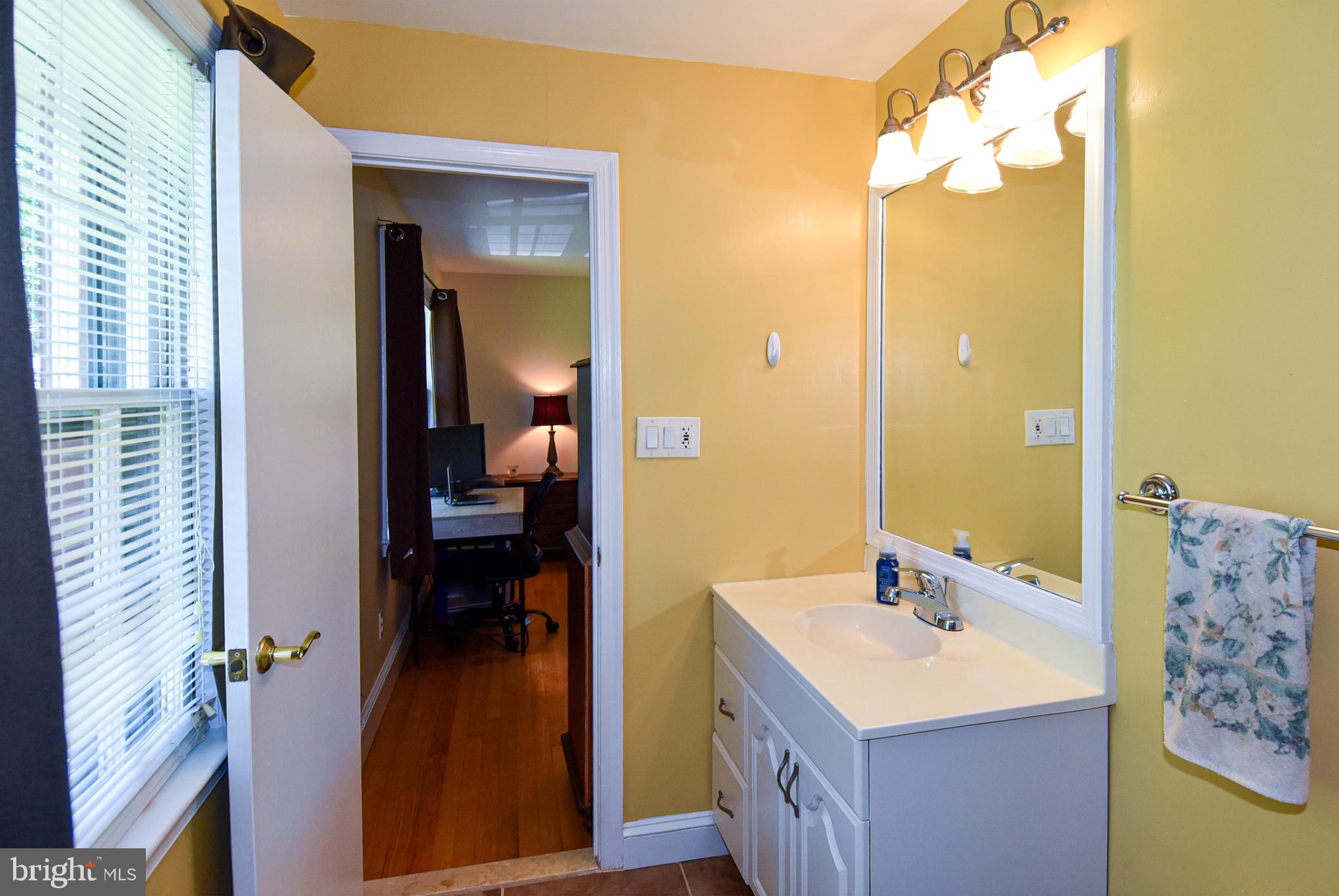 11525 Vale Road Oakton, VA 22124 - Photo 25 of 59