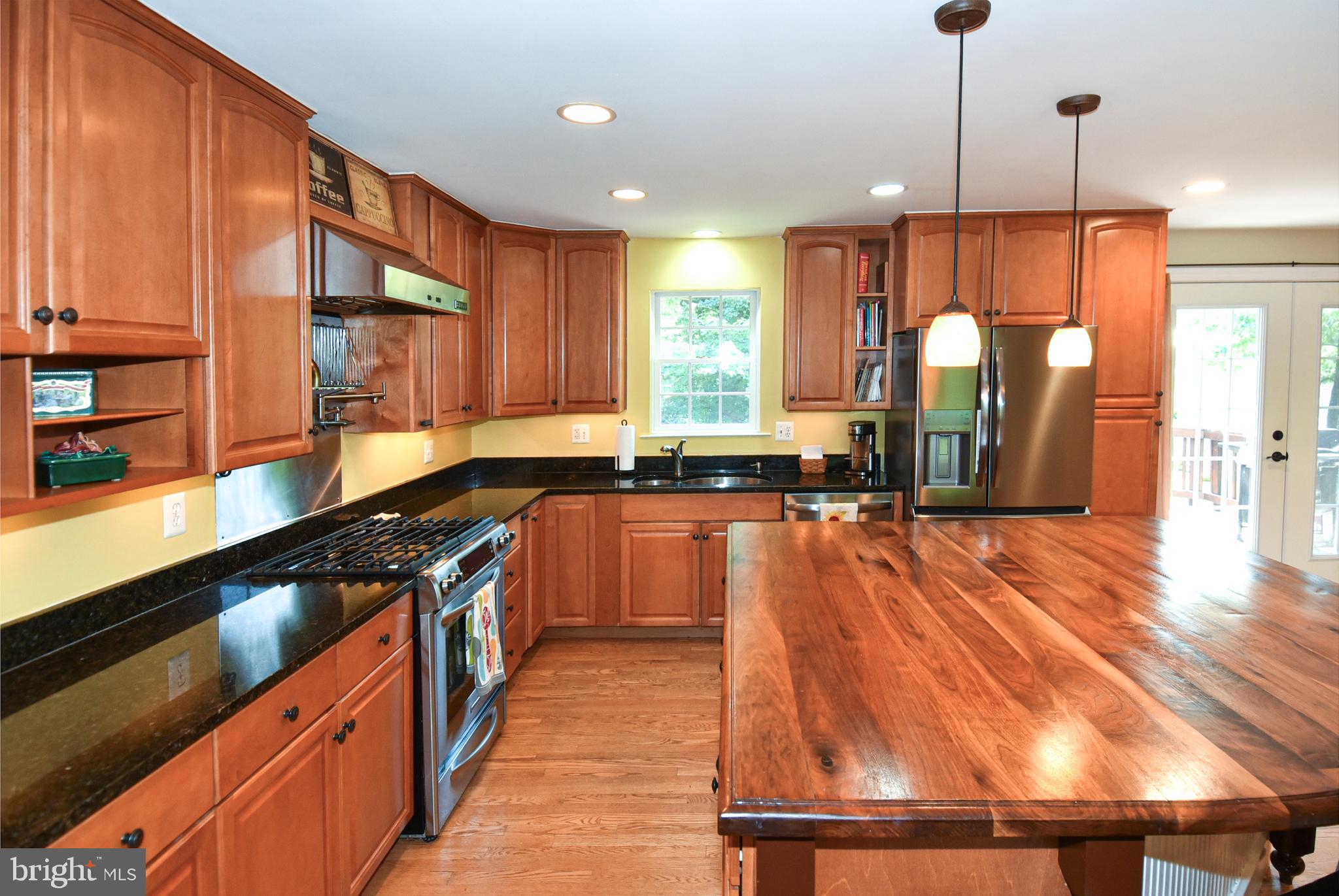 11525 Vale Road Oakton, VA 22124 - Photo 7 of 59