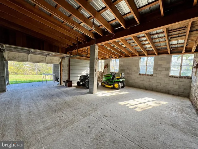 $170,000 | 830 Harrison Avenue, Berkeley Springs, WV 25411