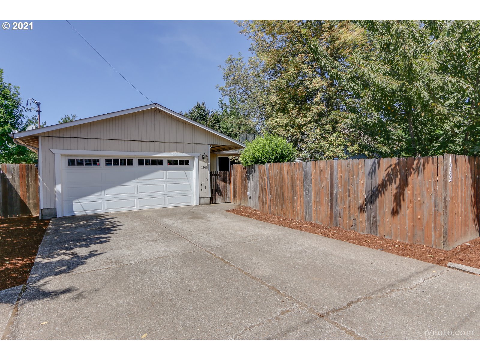 1962 5th Street Springfield, OR 97477 - Photo 1 of 22