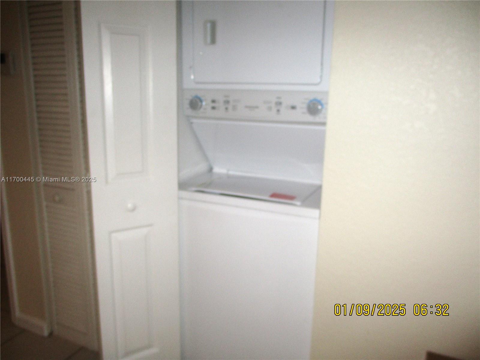 4802 Washington Street, Unit 2 Hollywood, FL 33021 - Photo 15 of 24 a view of door