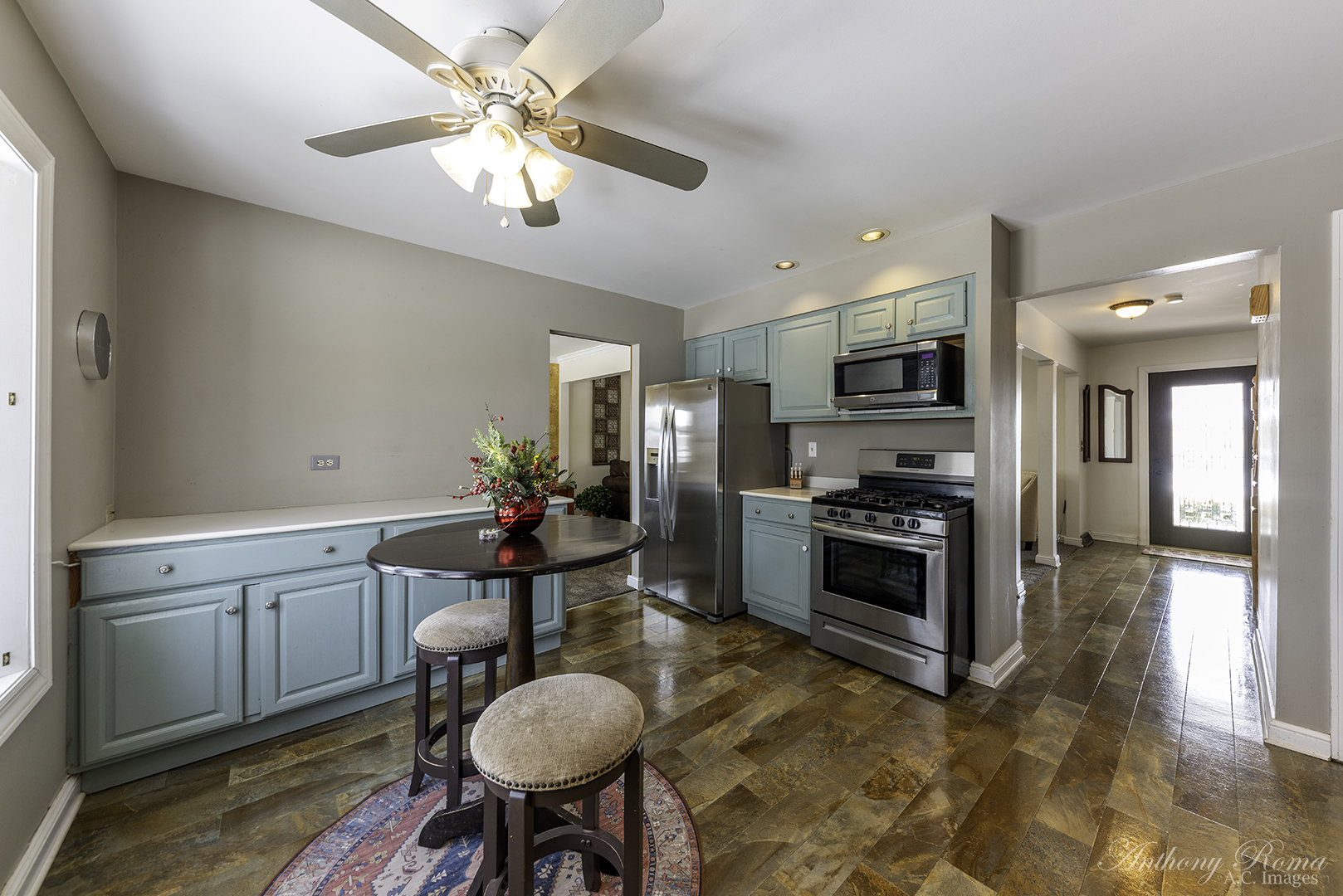 533 Beck Road Lindenhurst, IL 60046 - Photo 8 of 19