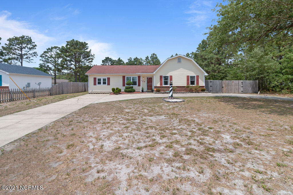 105 Crown Point Road Hubert, NC 28539 - Photo 3 of 27 IMG_6250