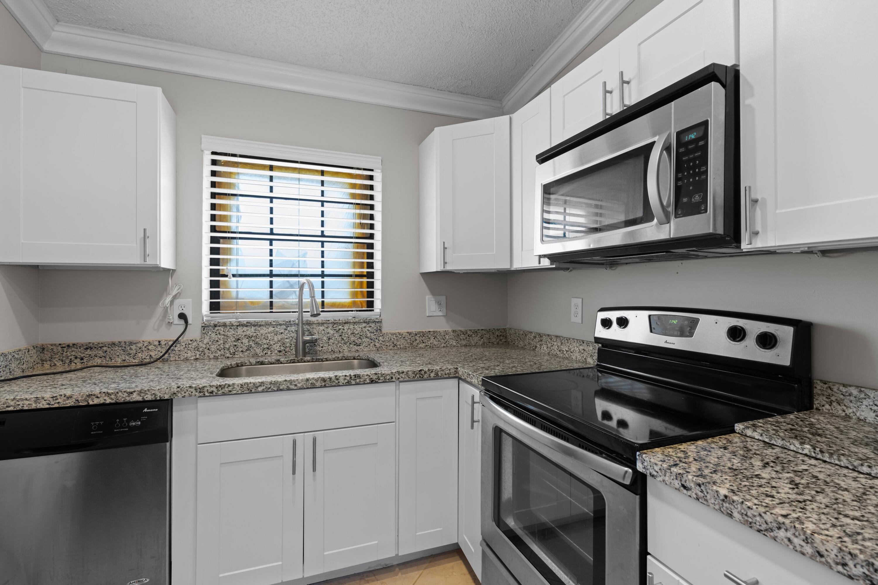 2600 Greenwood Terrace, Unit 210 Boca Raton, FL 33431 - Photo 6 of 30 Kitchen