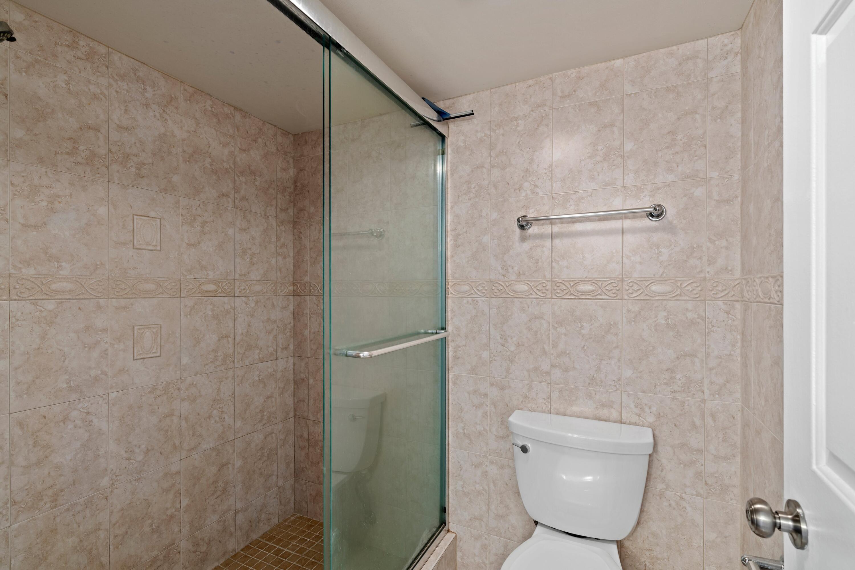 2600 Greenwood Terrace, Unit 210 Boca Raton, FL 33431 - Photo 9 of 30 Master Bathroom