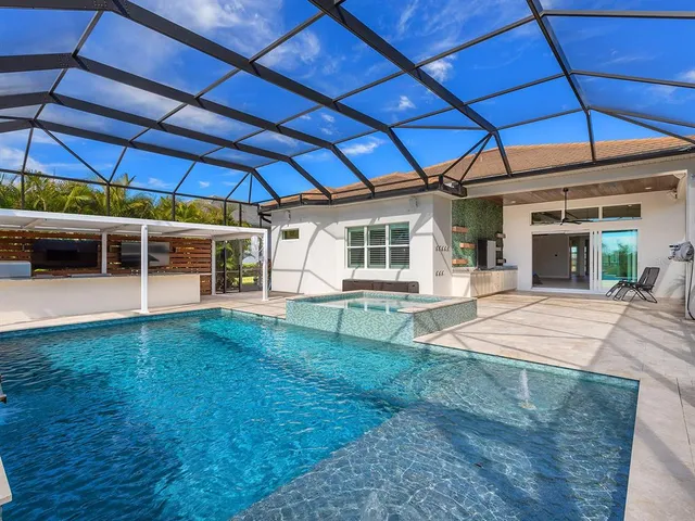 $1,340,000 | 8358 Redonda Loop, Bradenton, FL 34202