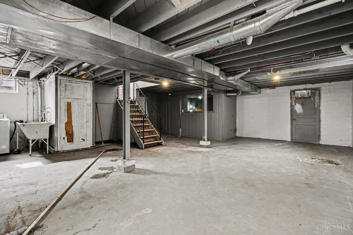 6724 Cheviot Road Cincinnati, OH 45247 - Photo 21 of 33 Gallery Image 21