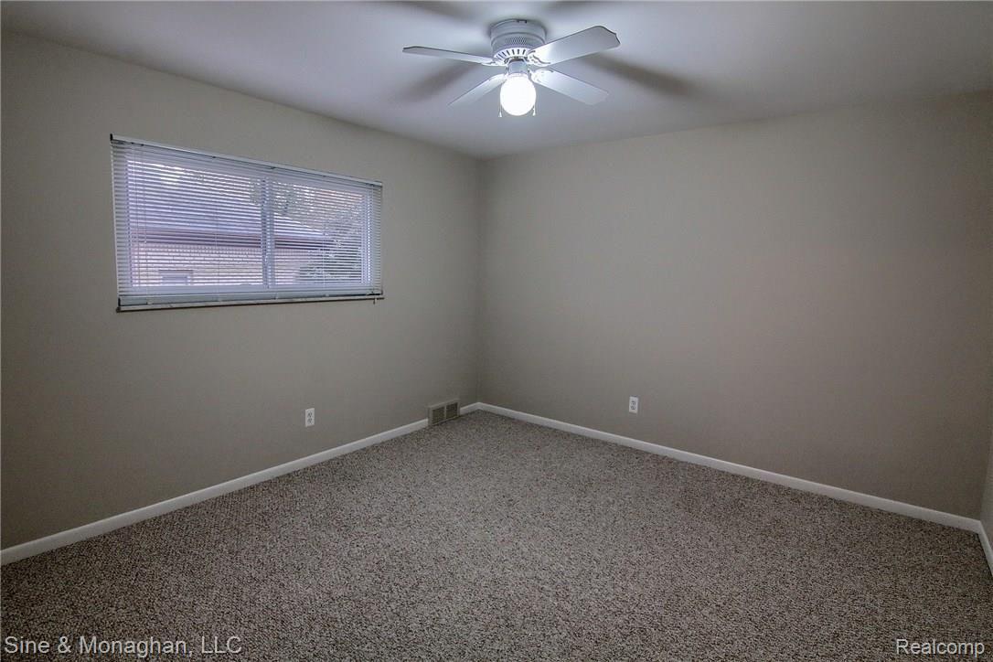 886 Harcourt Road Grosse Pointe, MI 48230 - Photo 22 of 39 886_2nd_Bedroom.jpg