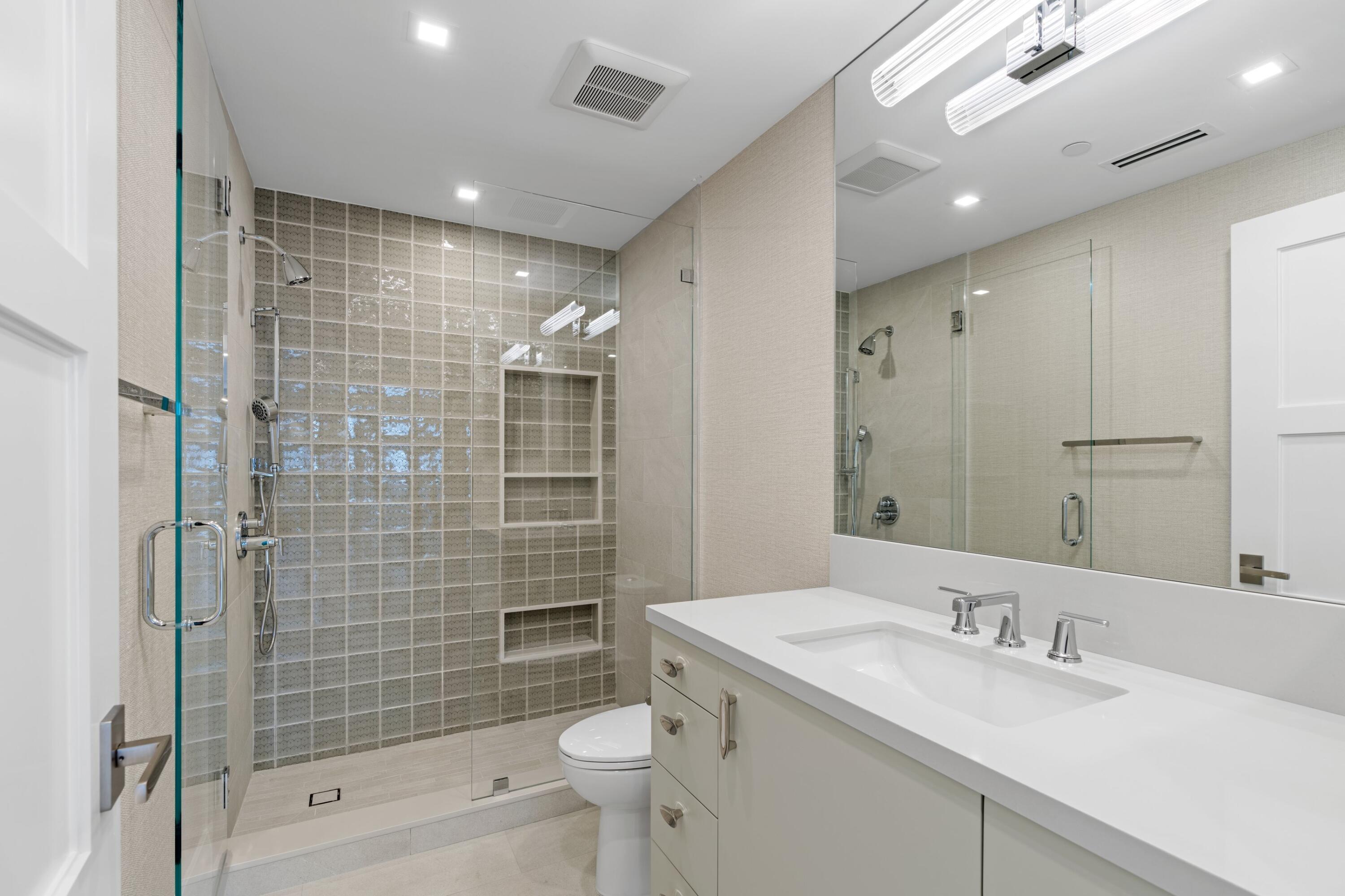 2500 South Ocean Boulevard, Unit 602 Boca Raton, FL 33432 - Photo 25 of 48 3rd En-Suite Bath