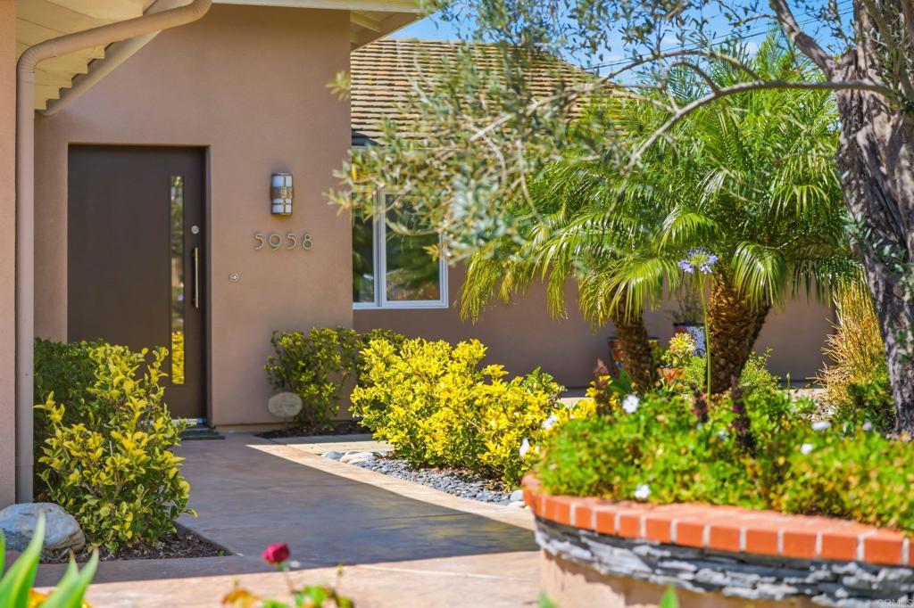 5958 Sagebrush Road La Jolla, CA 92037 - Photo 2 of 56