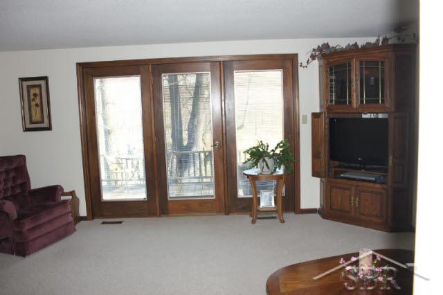 939 Breasbois Road Midland, MI 48640 - Photo 4 of 15 20352459-3.JPG