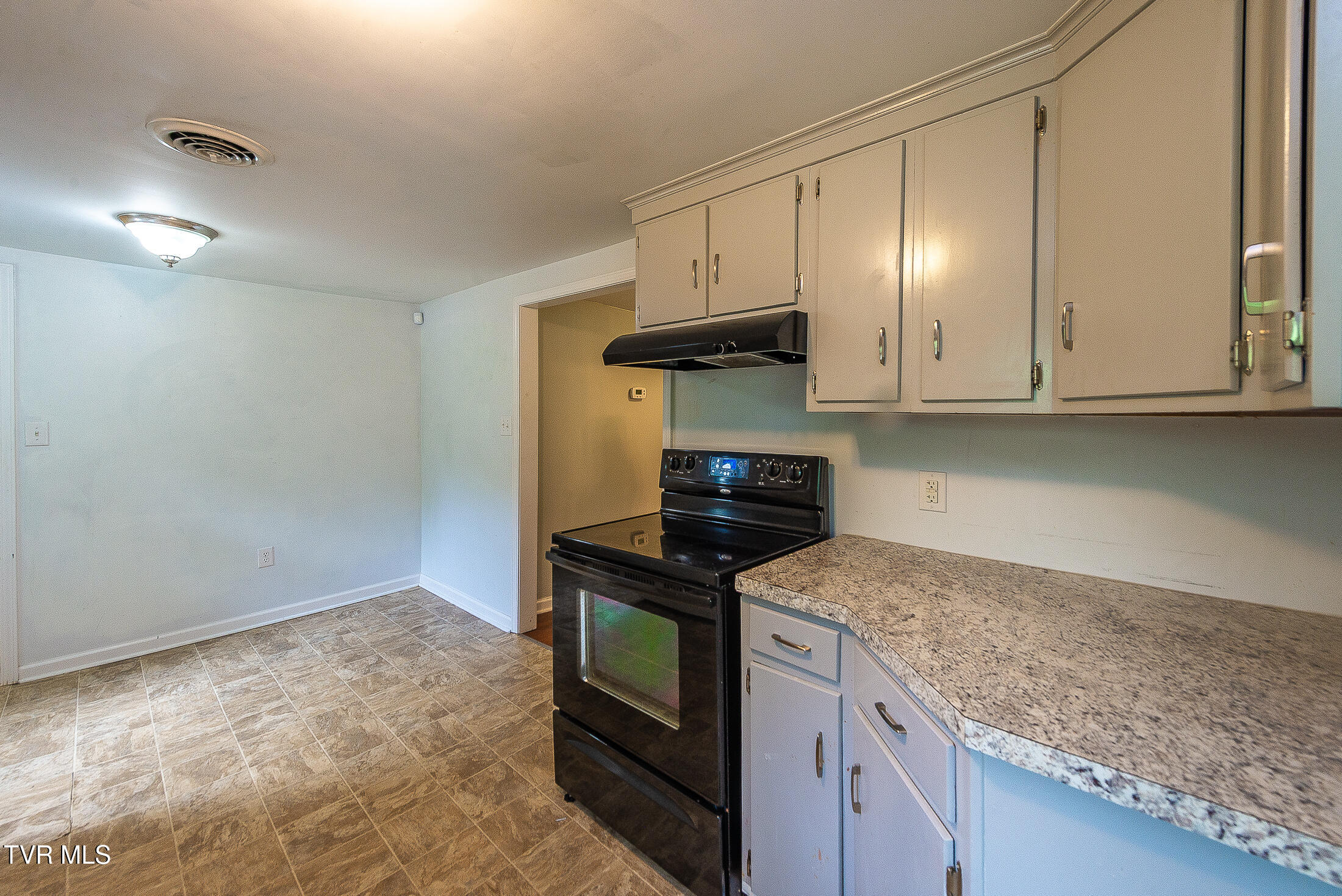 524 Old Beason Well Road Kingsport, TN 37660 - Photo 20 of 22 DSC_0415