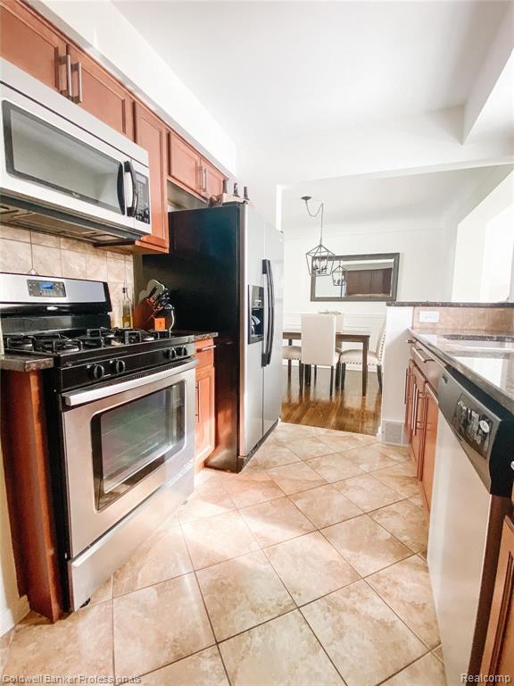 2424 Windemere Road Birmingham, MI 48009 - Photo 11 of 40