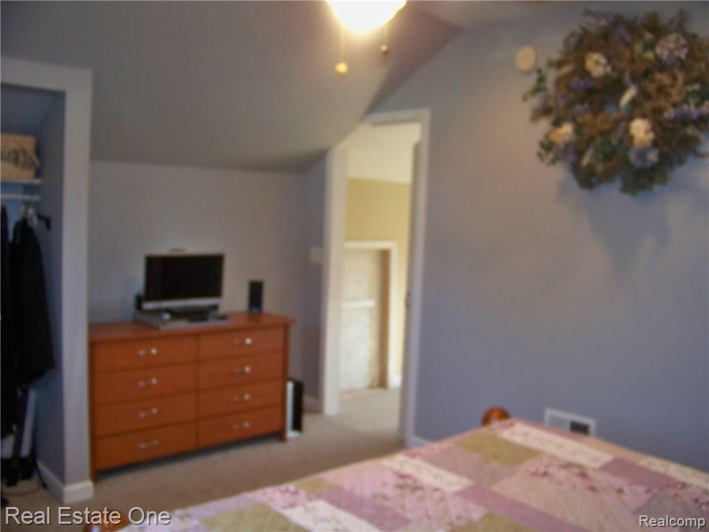 276 North St John Road Highland, MI 48357 - Photo 20 of 30 2013-08-21 10.15