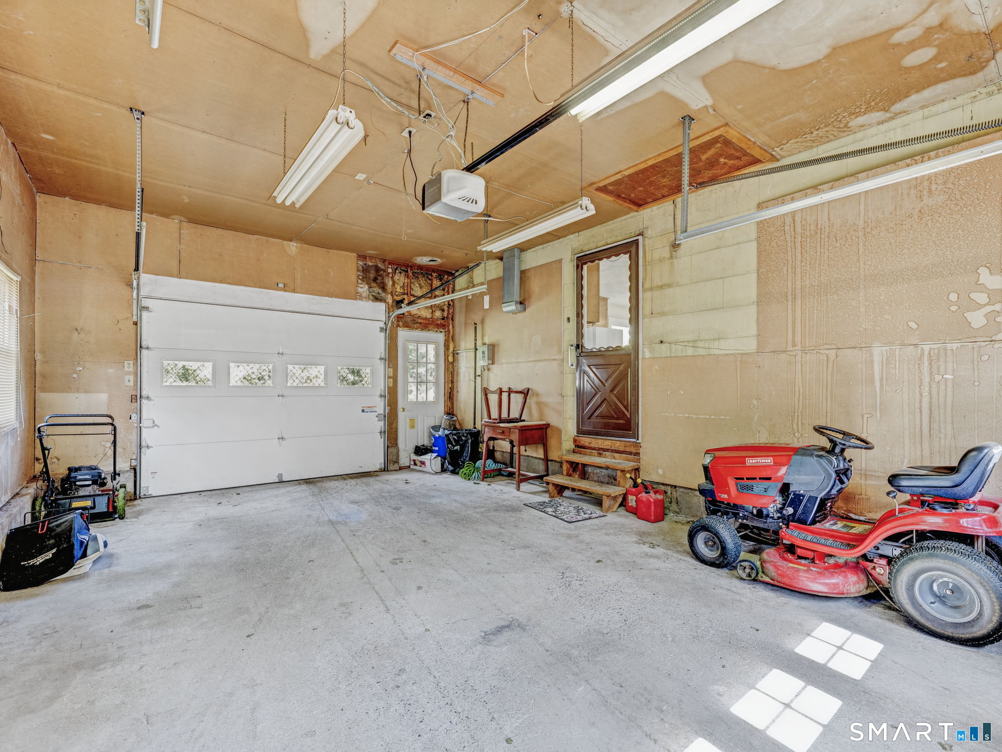 105 O'Donnell Road New Britain, CT 06053 - Photo 27 of 33 Second overhead door