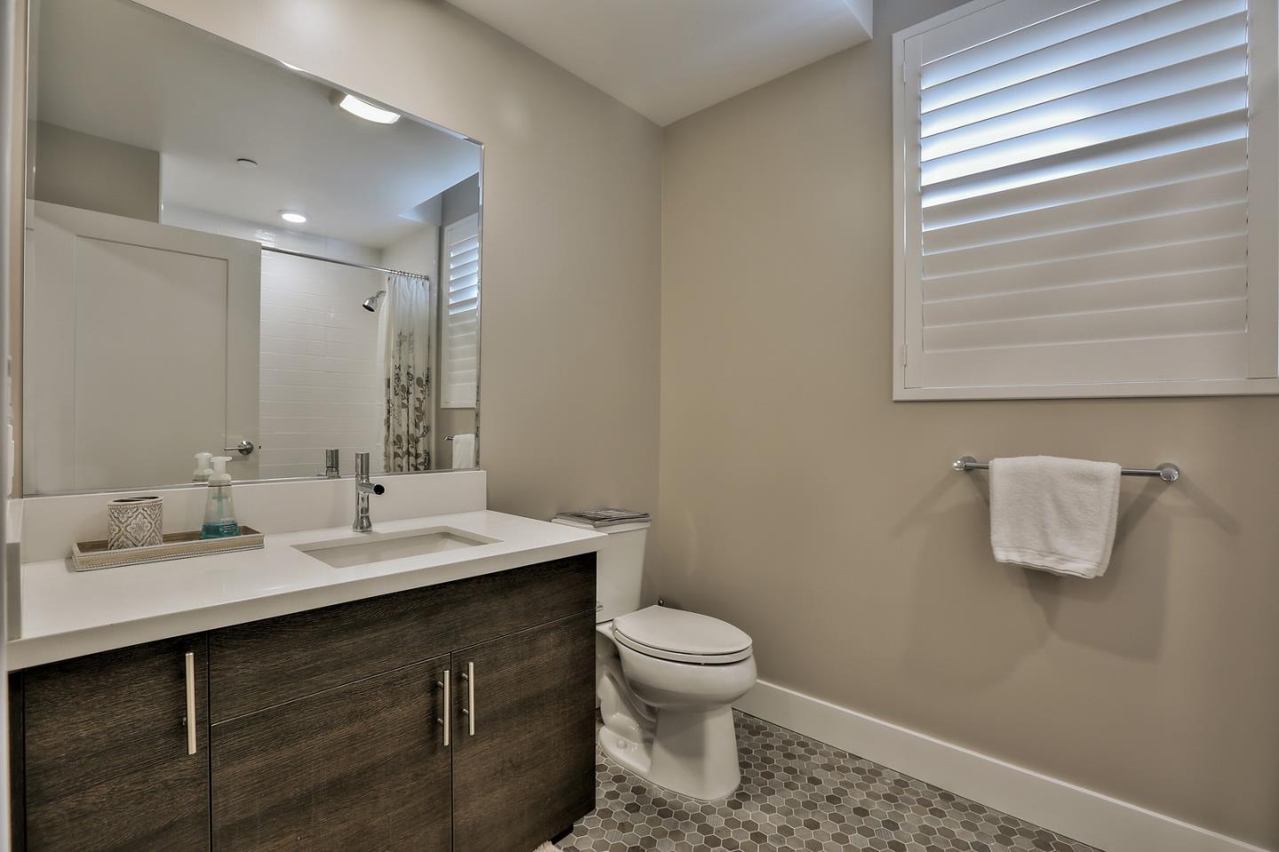 400 Mariners Island Boulevard, Unit 211 San Mateo, CA 94404 - Photo 22 of 32