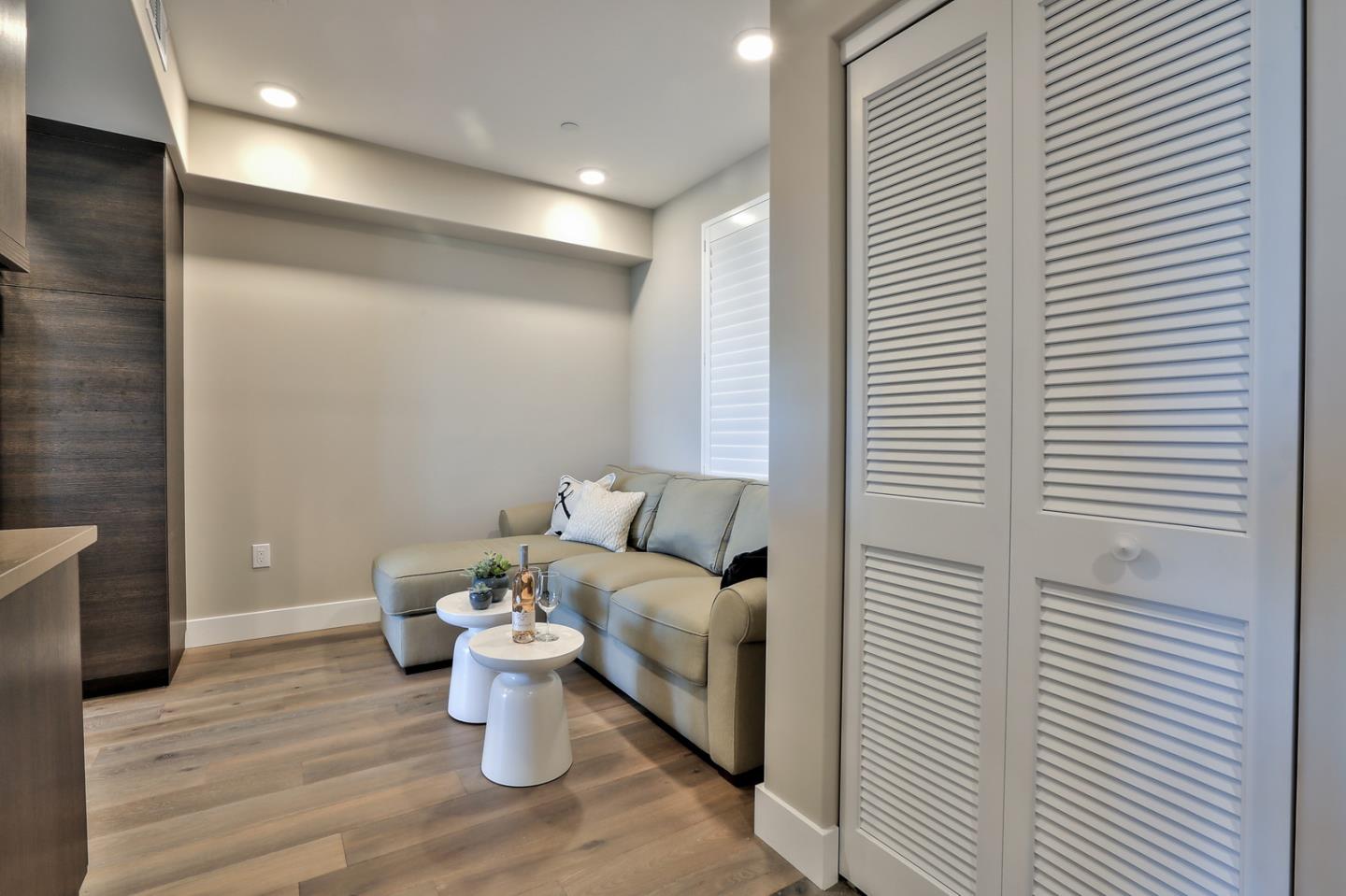 400 Mariners Island Boulevard, Unit 211 San Mateo, CA 94404 - Photo 4 of 32